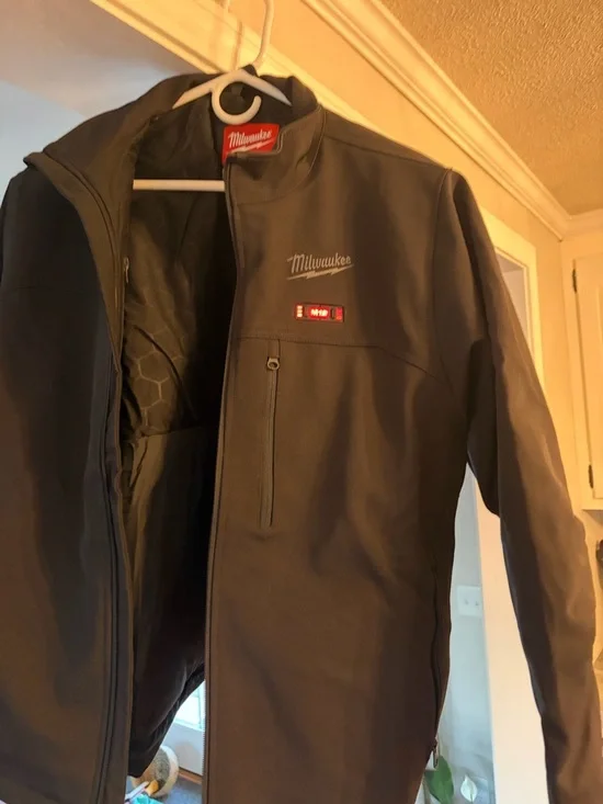 Milwaukee Men’s L Toughshell heated M12 jacket battery charger NWT - Picture 5 of 10